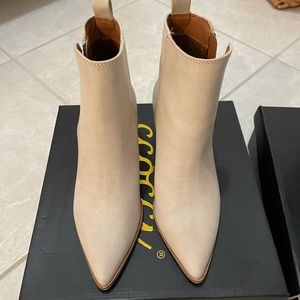 Ccocci botties, Color sand, size 6. Brand new never used